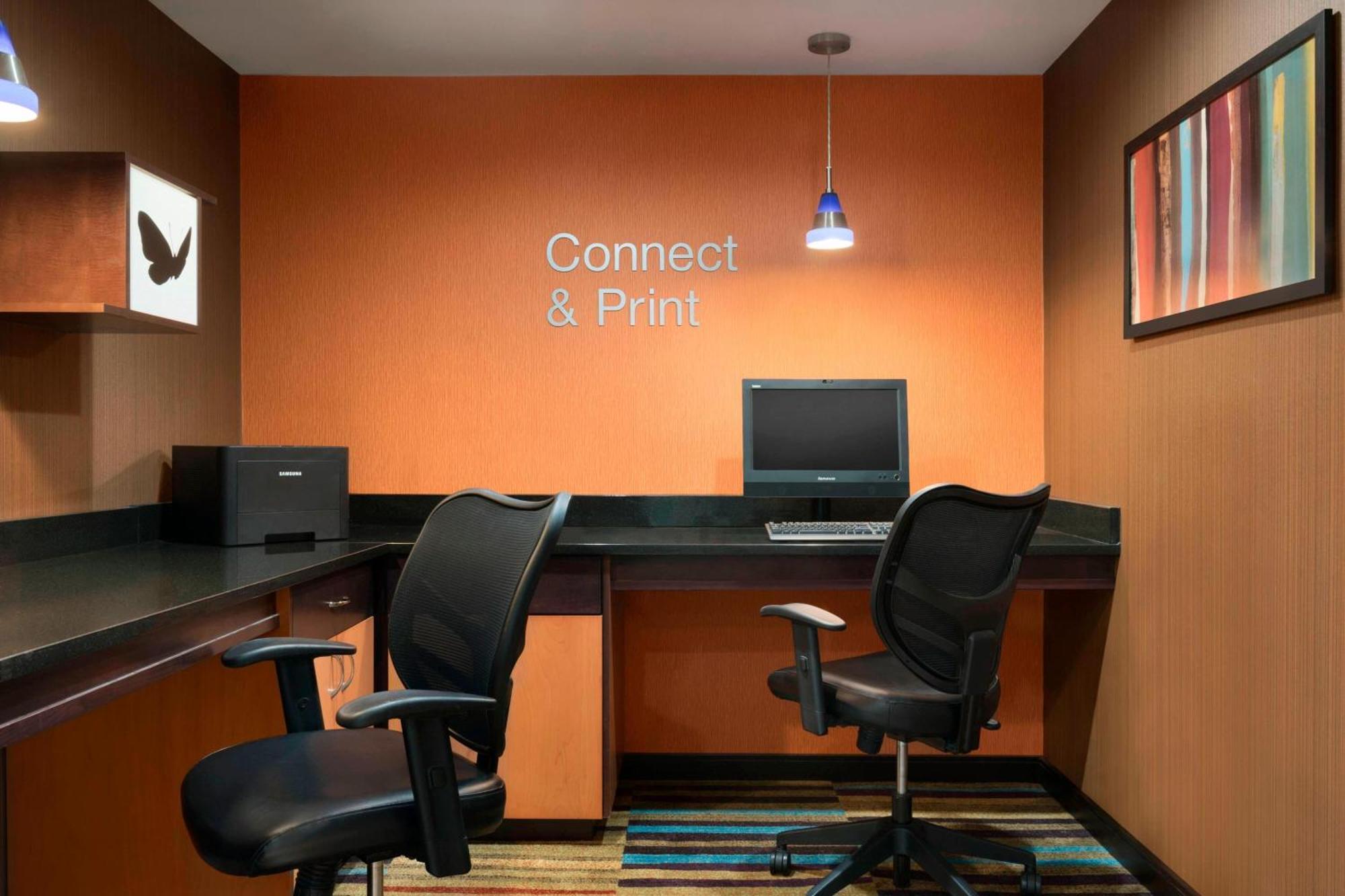 Fairfield Inn & Suites Hartford Манчестър Екстериор снимка