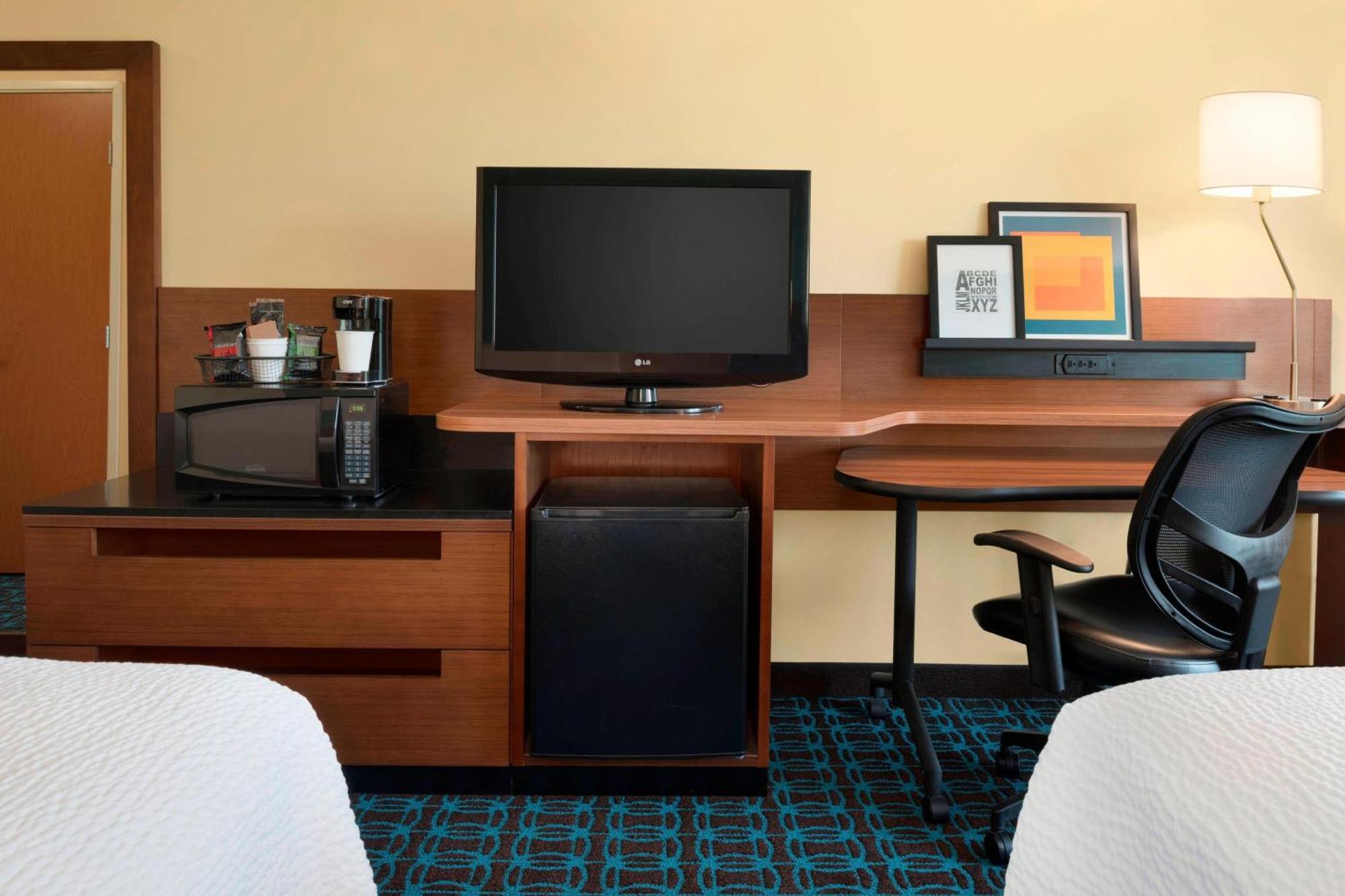 Fairfield Inn & Suites Hartford Манчестър Екстериор снимка