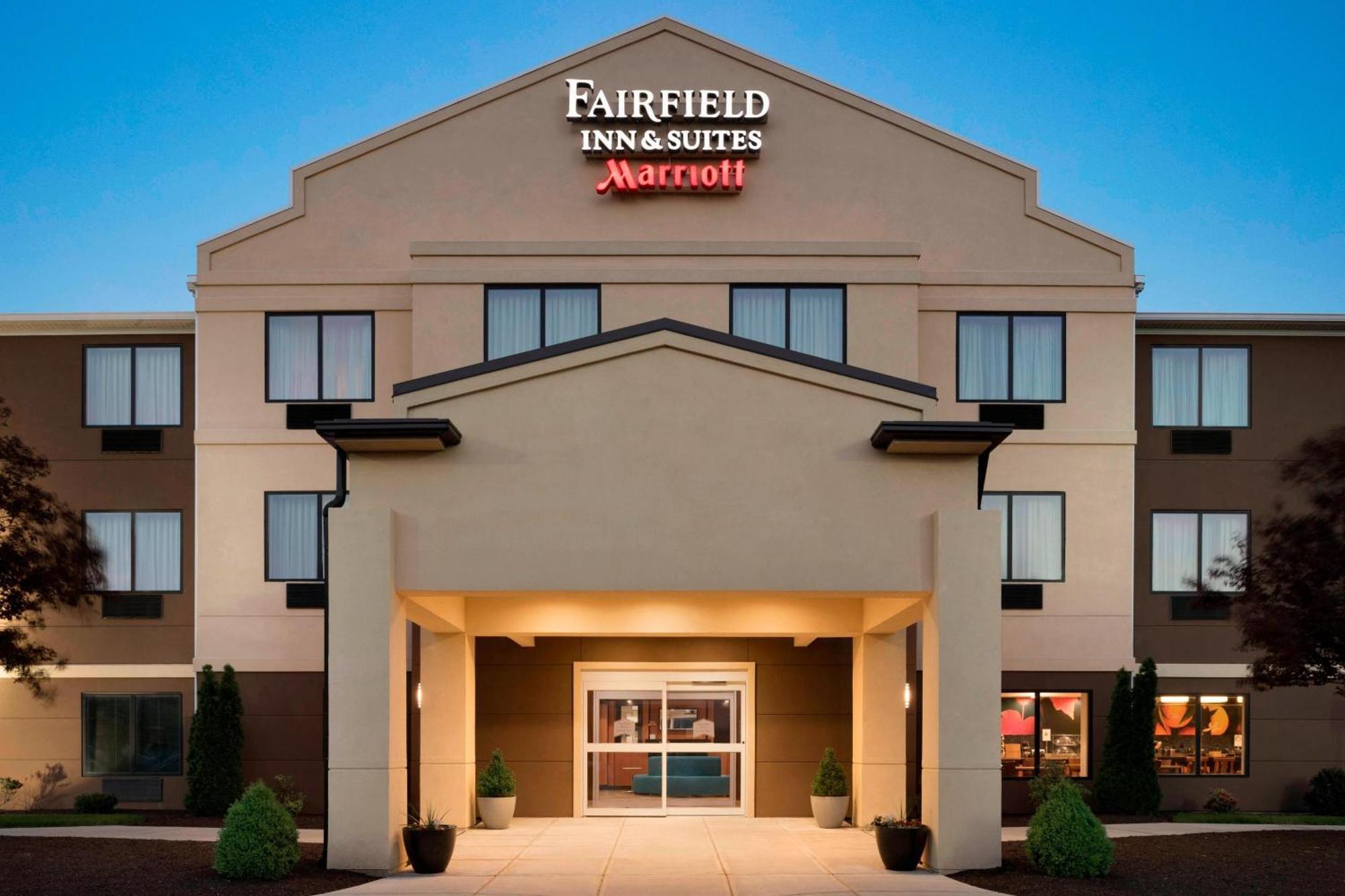 Fairfield Inn & Suites Hartford Манчестър Екстериор снимка