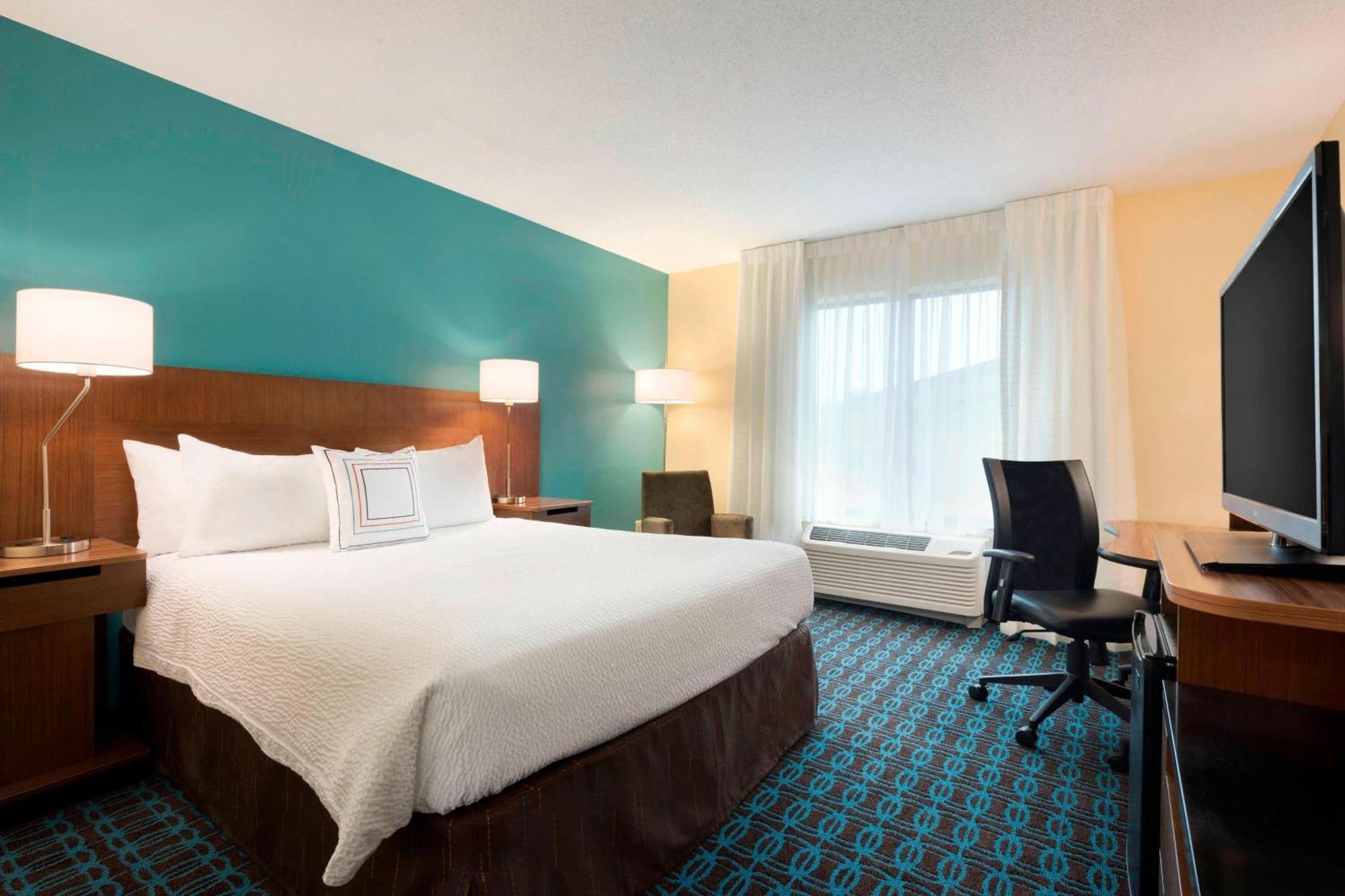 Fairfield Inn & Suites Hartford Манчестър Екстериор снимка