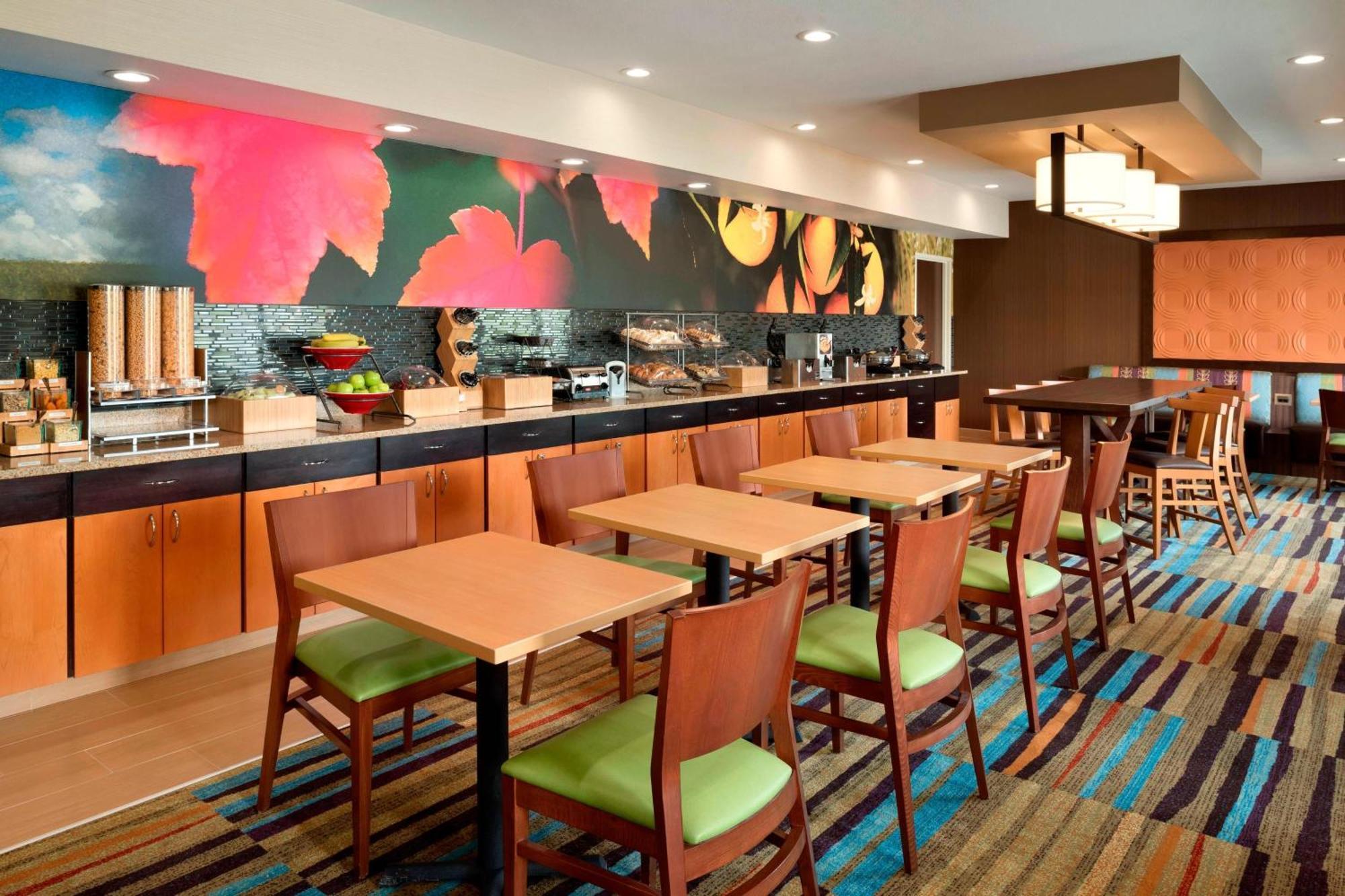 Fairfield Inn & Suites Hartford Манчестър Екстериор снимка