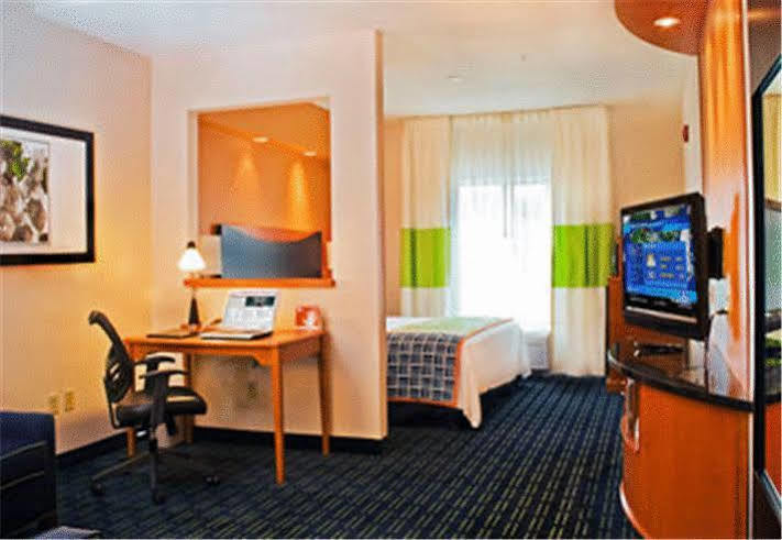 Fairfield Inn & Suites Hartford Манчестър Екстериор снимка